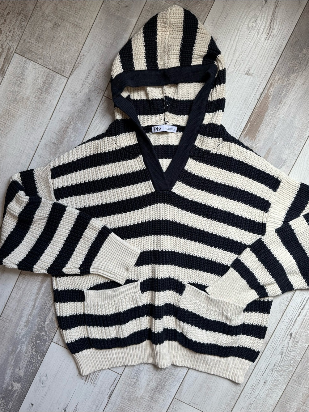 HOODED KNIT SWEATER WITH STRIPES
